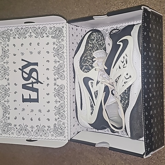 Nike KD 15 Team Oreo White Black Kevin Durant KD Men's - Picture 2 of 15